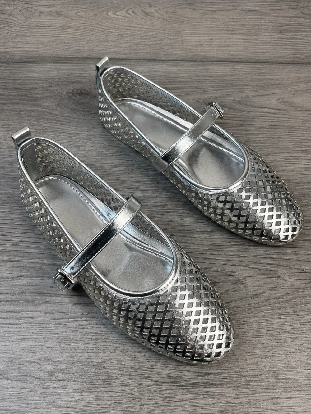 H&M Silver Metallic Mesh Mary Jane Ballet Flats Women’s Size 9 (40) Shoes